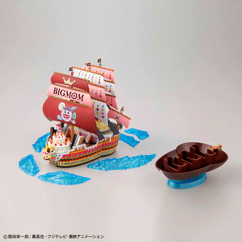 Model Kit One Piece Ship - バンダイオリジナルワンピースグランドシップビッグマム 013 歌う船シャーロットリンリン組立モデルキットおもちゃコレクションギフト