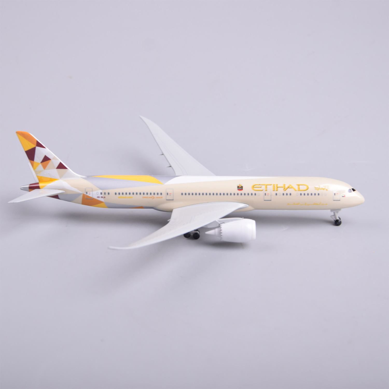 1/300スケール 20cm エティハド航空 B787 ダイ - Model Kit Planes のレビューと価格