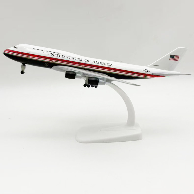 新登場 20cm ミニチュア飛行機 エアフォースワン B74 - Model Kit Planes のレビューと価格